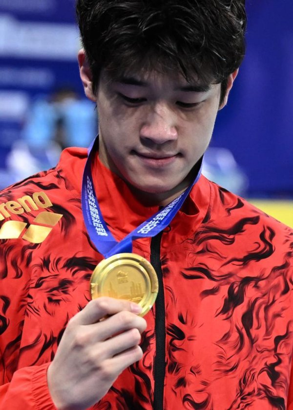 红领金服 全国游泳冠军赛：潘展乐斩八金 李冰洁夺四冠