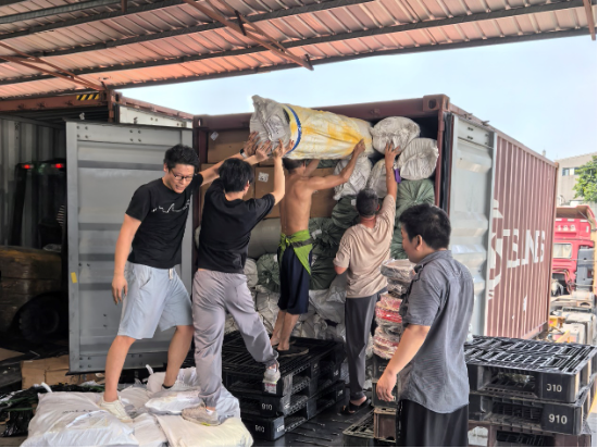 盛康配资 重生的TA | 关税博弈中的“捡漏王”：别人停摆，我狂卖！